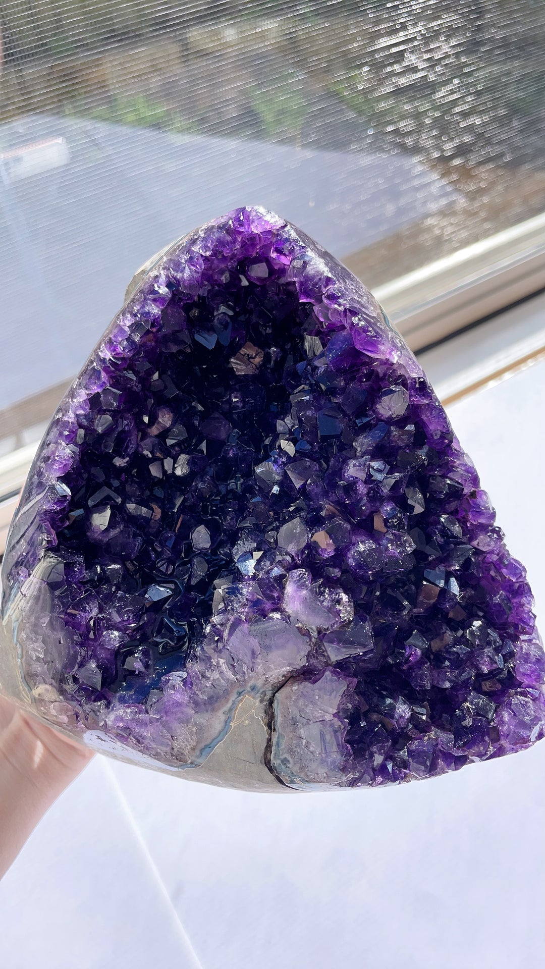 AAA+++Grade Amethyst Cluster Statement