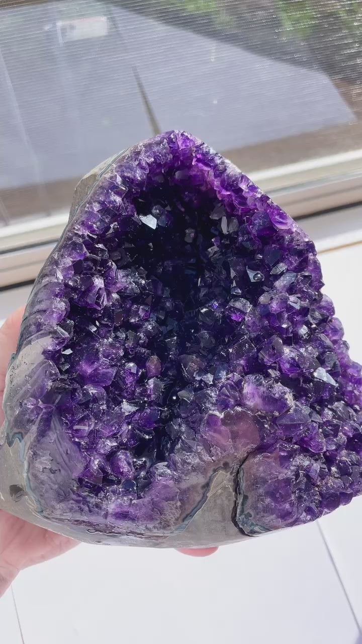 AAA+++Grade Amethyst Cluster Statement